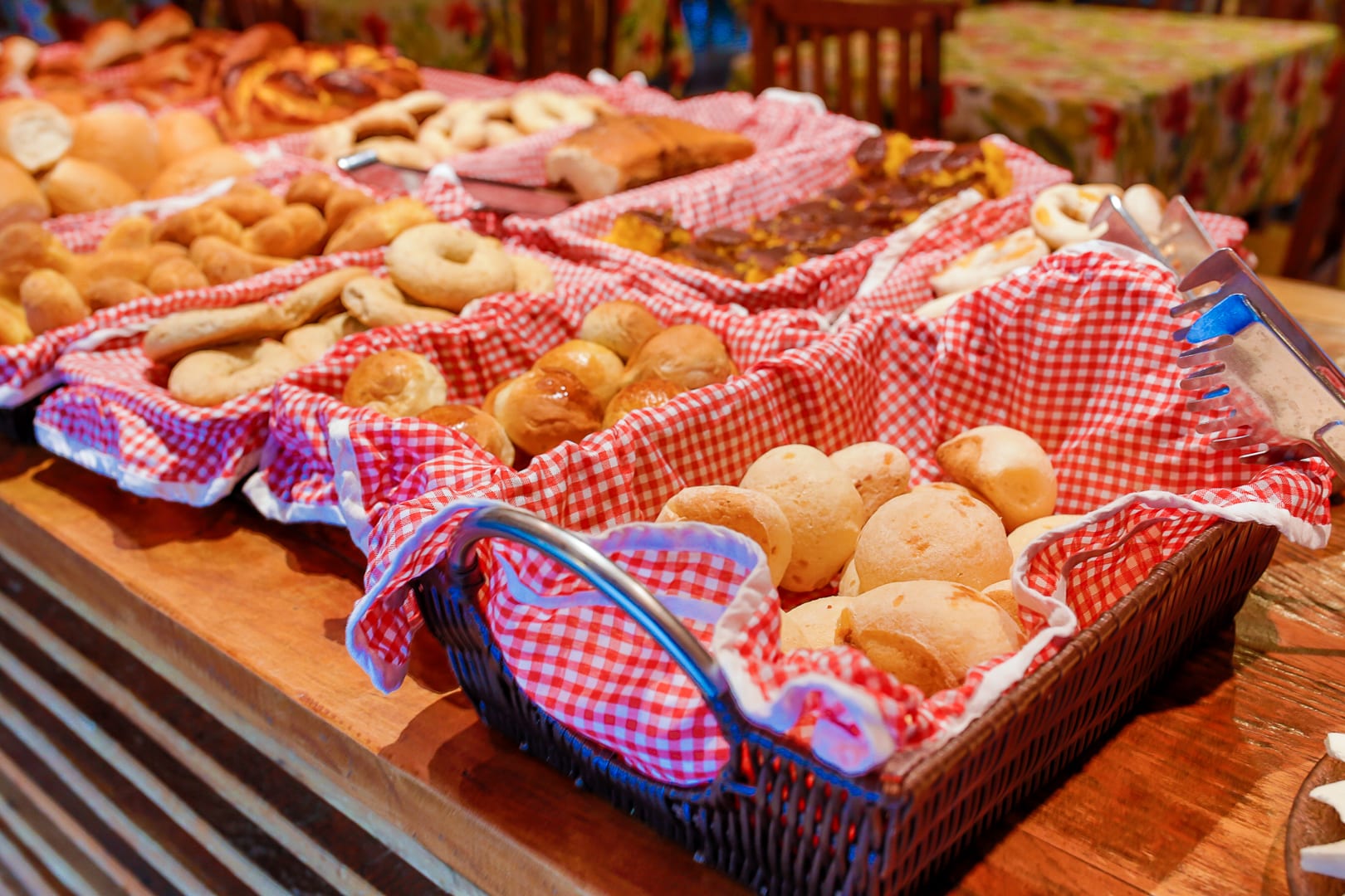 Café da manhã - mesa servida